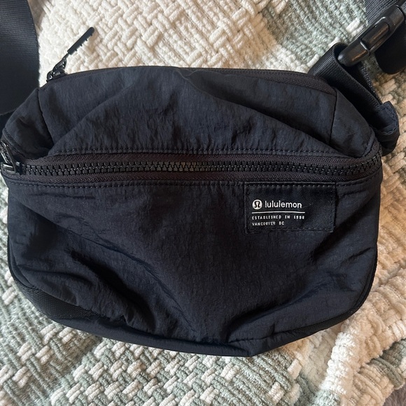 lululemon athletica Black Belt Bag - Picture 2 of 7